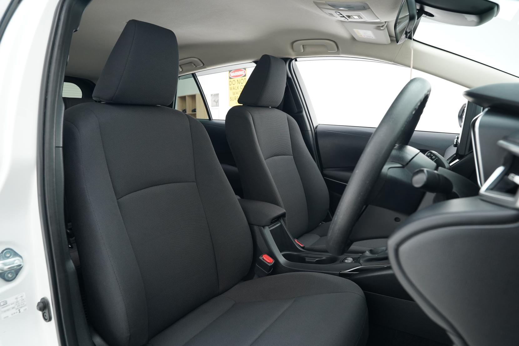 Toyota Corolla Touring Hybrid G-X