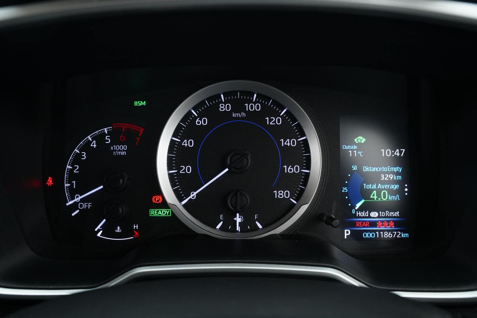Toyota Corolla Touring Hybrid G-X