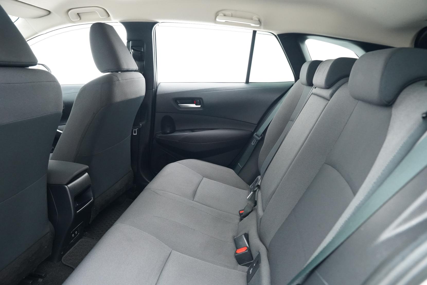 Toyota Corolla Touring Hybrid G-X