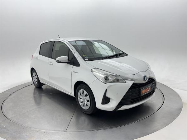 Toyota Vitz 1.5 Hybrid F