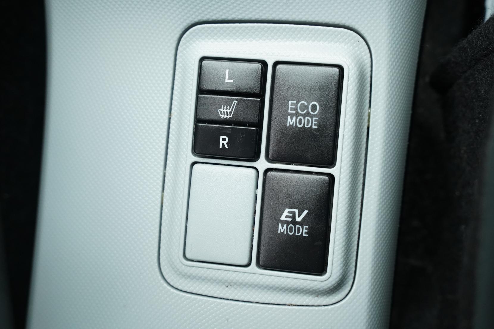 Toyota AQUA 1.5 S Push Start