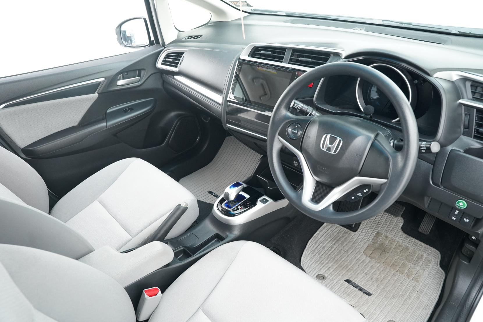 Honda Fit 1.5 HYBRID F PACKAGE