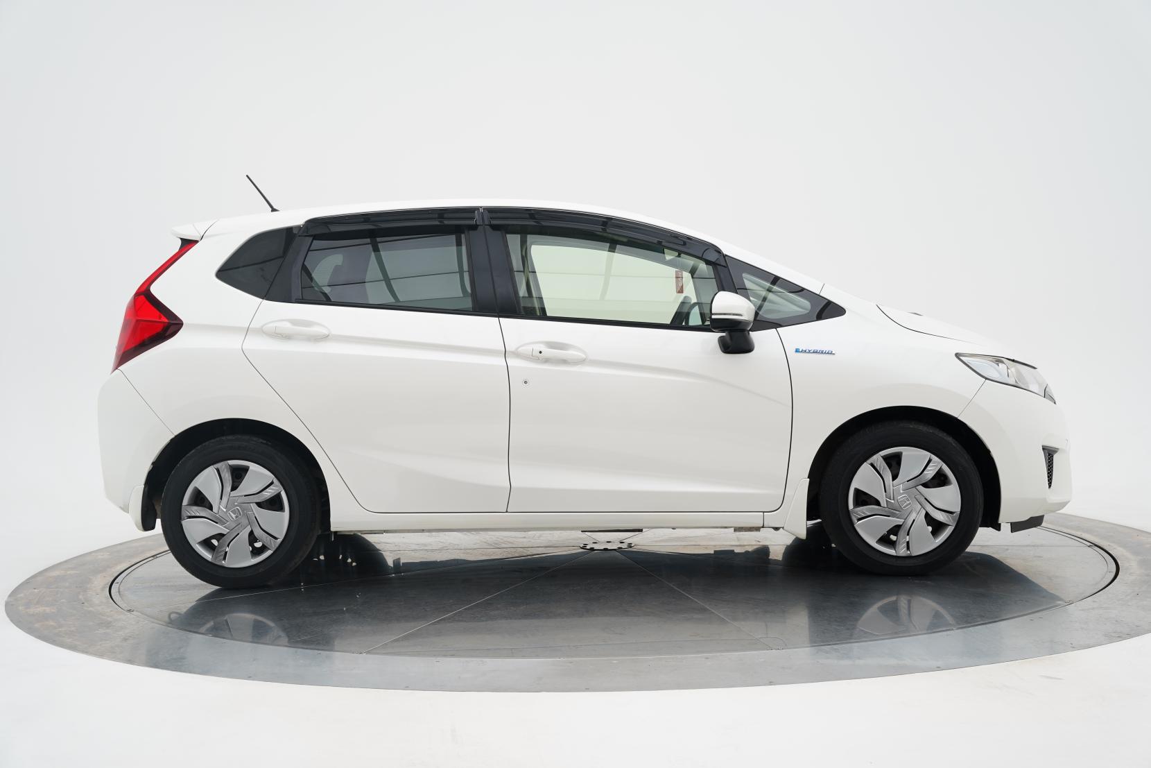 Honda Fit 1.5 HYBRID F PACKAGE