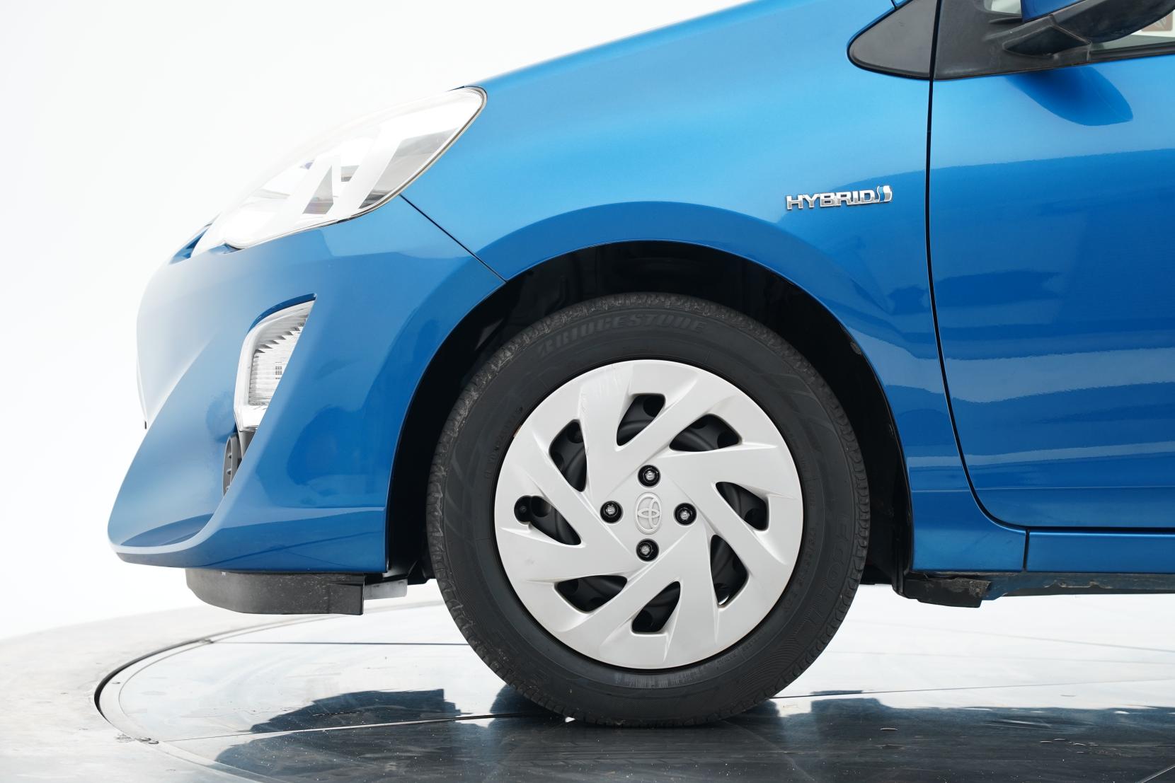 Toyota Aqua Hybrid S