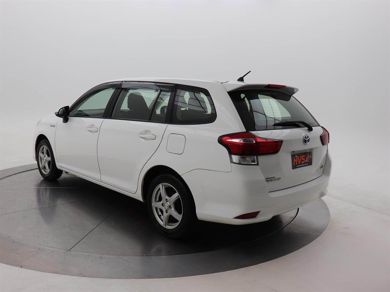 Toyota Corolla 1.8 Fielder Hybrid