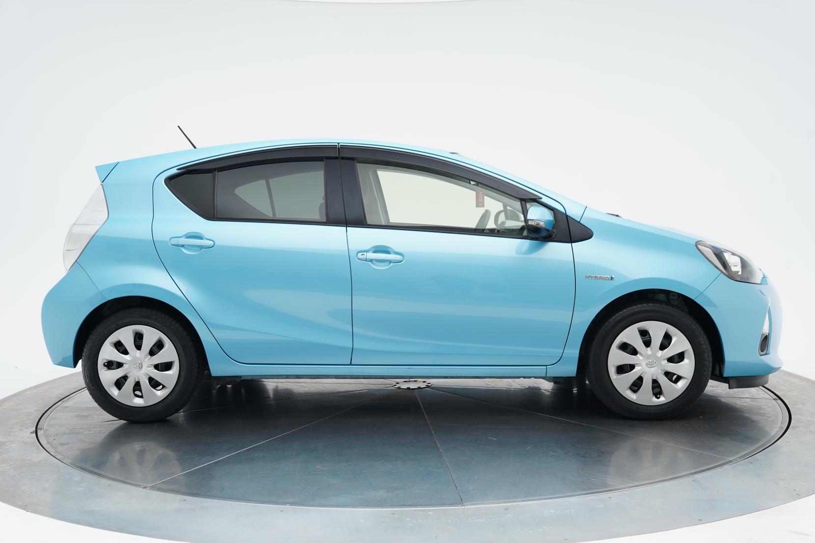 Toyota Aqua Hybrid S Spec