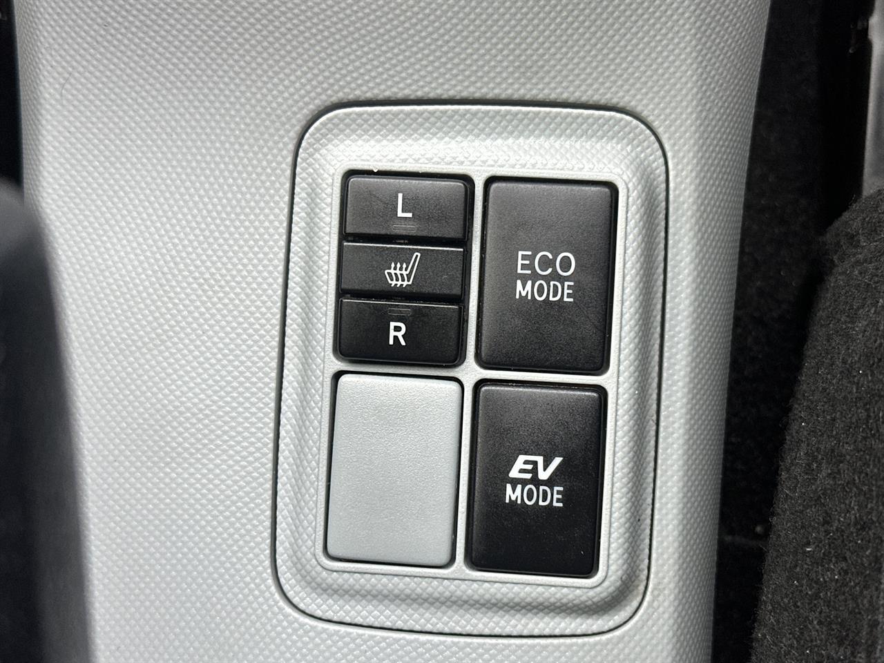 Toyota AQUA 1.5 S Push Start