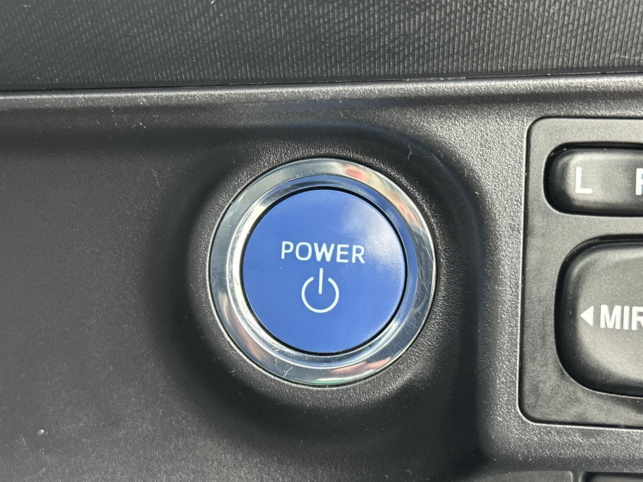 Toyota AQUA 1.5 S Push Start