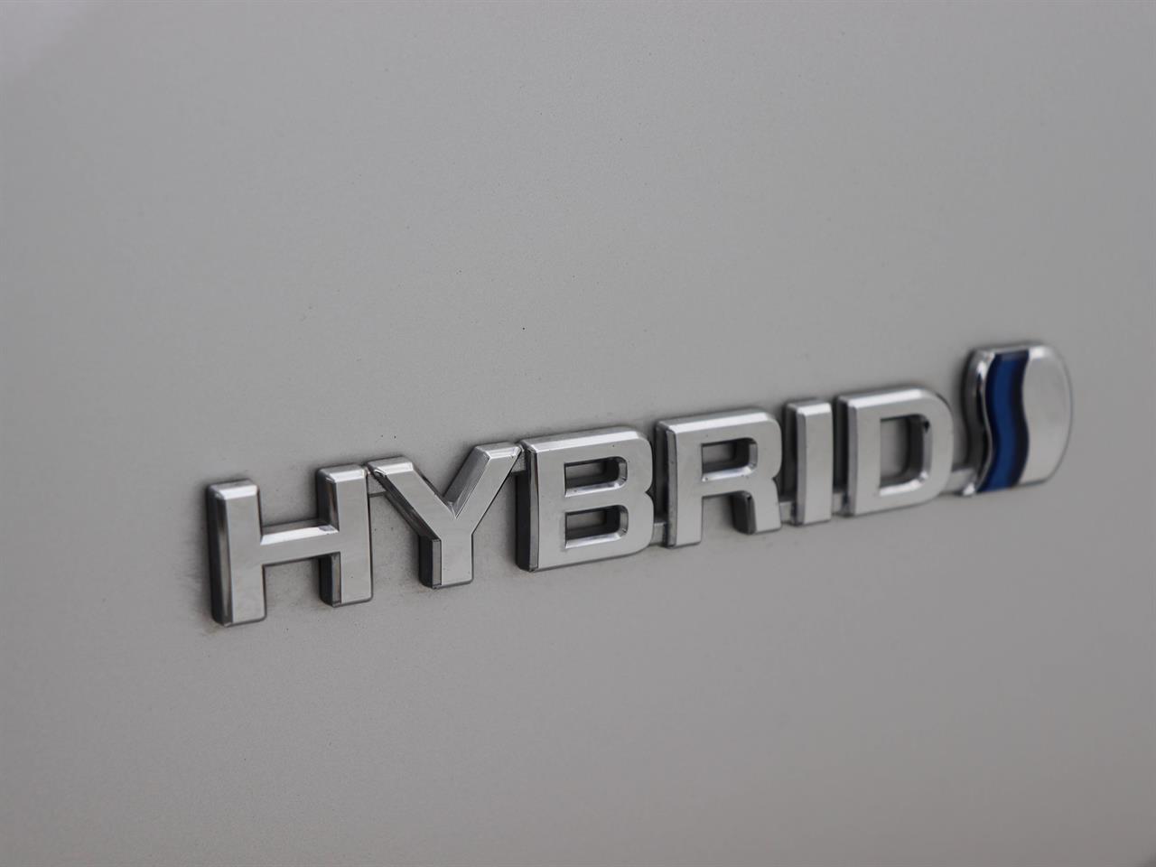 Toyota Prius Hybrid S