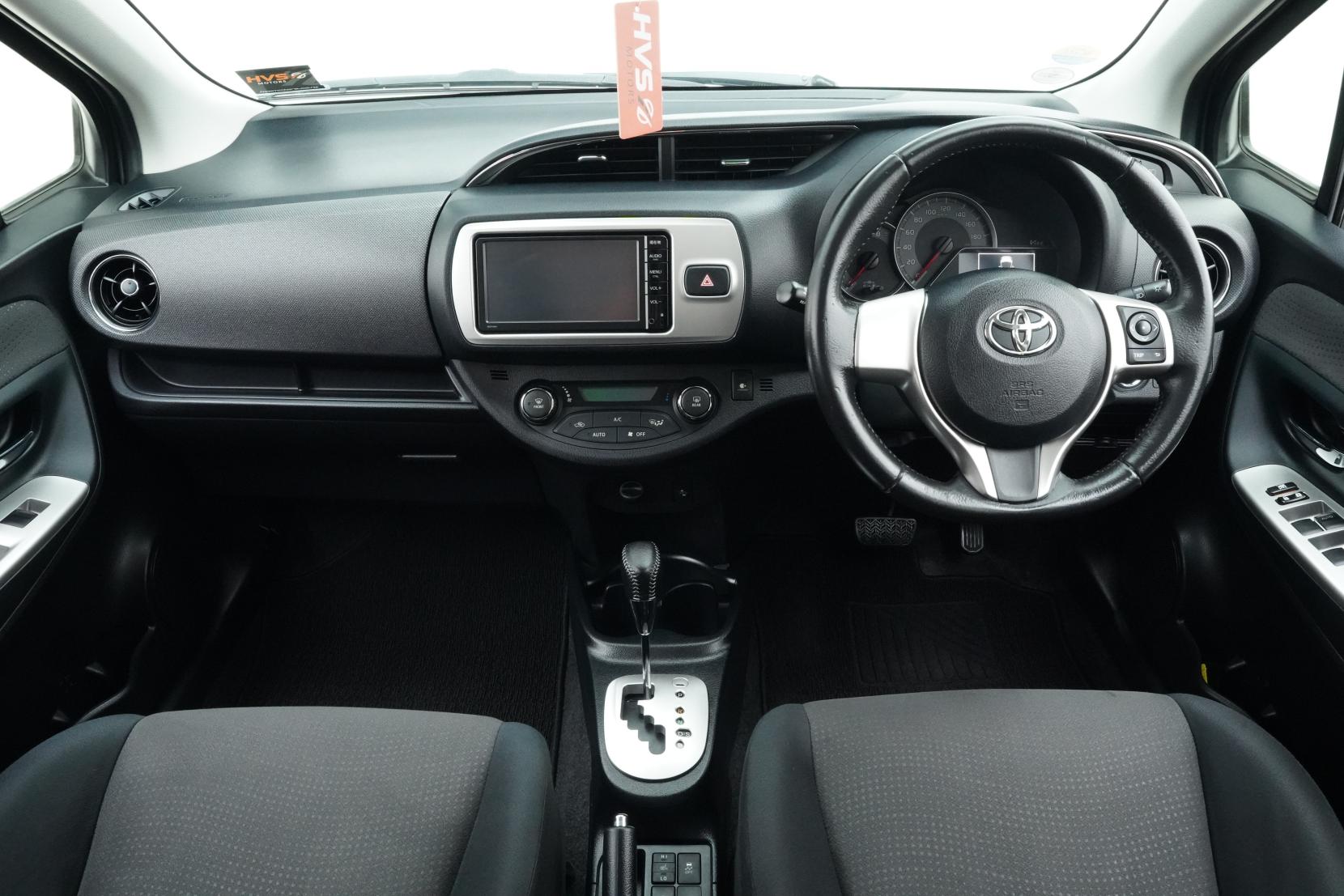 Toyota Vitz U