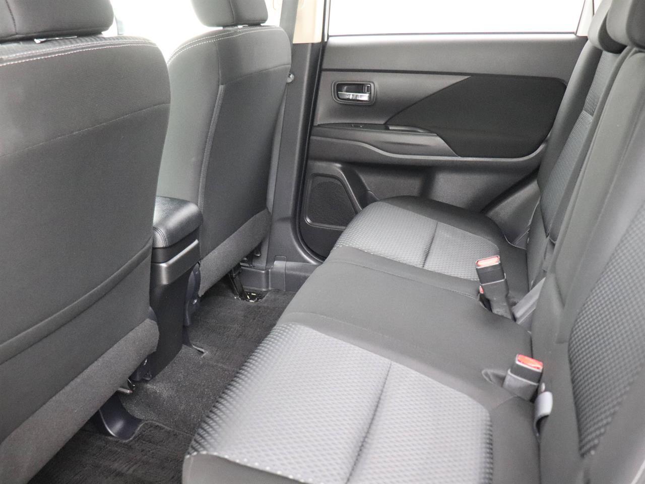 Mitsubishi Outlander 2.4 24G 4WD 7 Seater