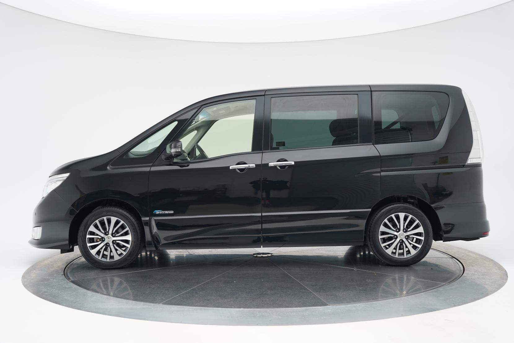 Nissan Serena (1991 – present) 2.0 Hybrid HighwayStar G