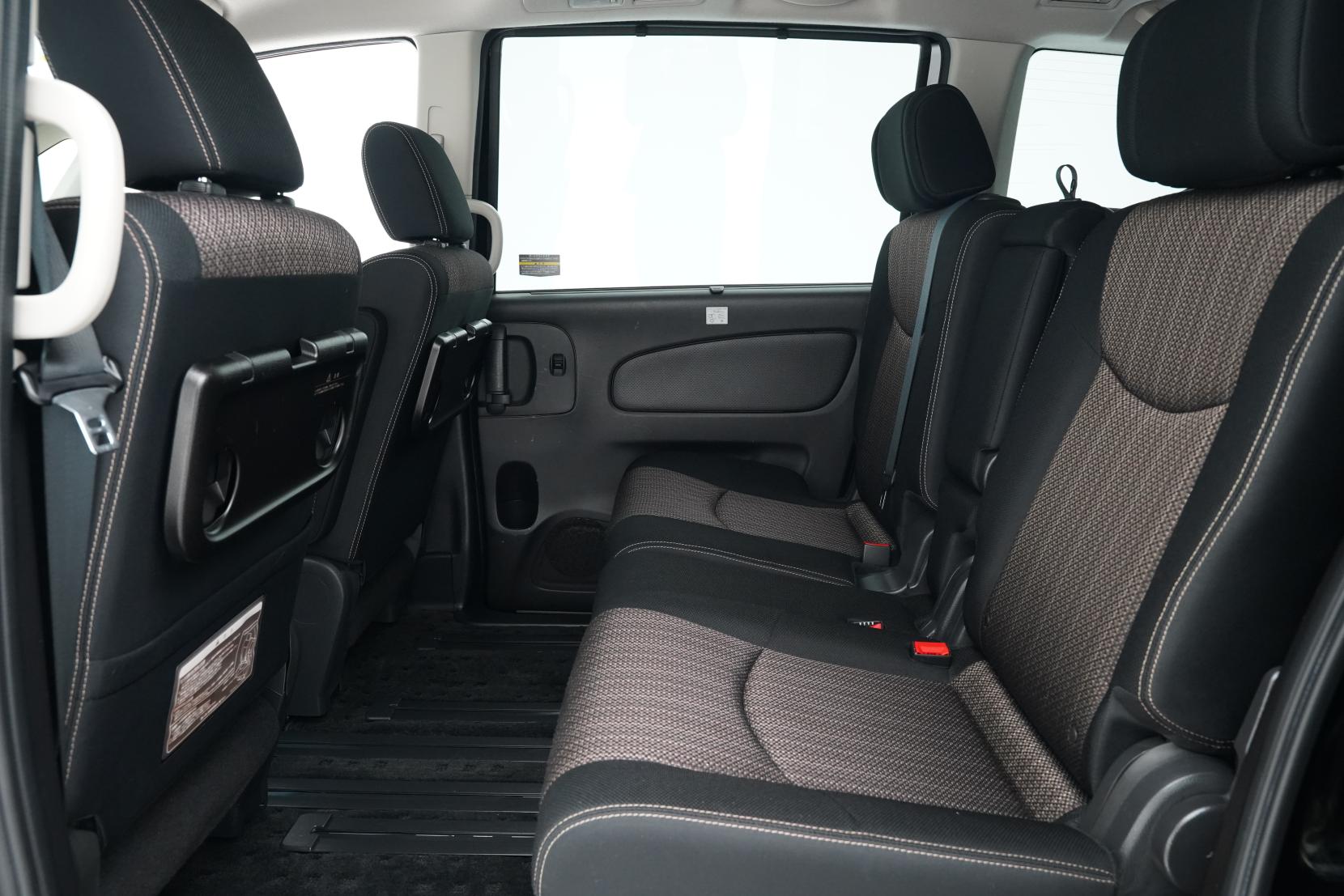 Nissan Serena (1991 – present) 2.0 Hybrid HighwayStar G