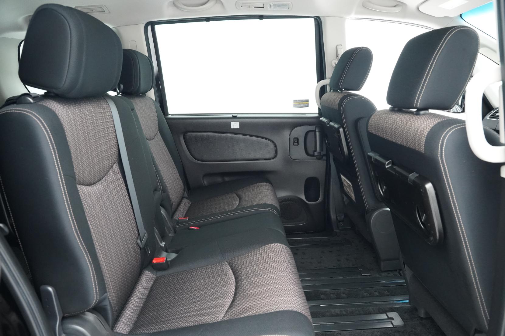 Nissan Serena (1991 – present) 2.0 Hybrid HighwayStar G