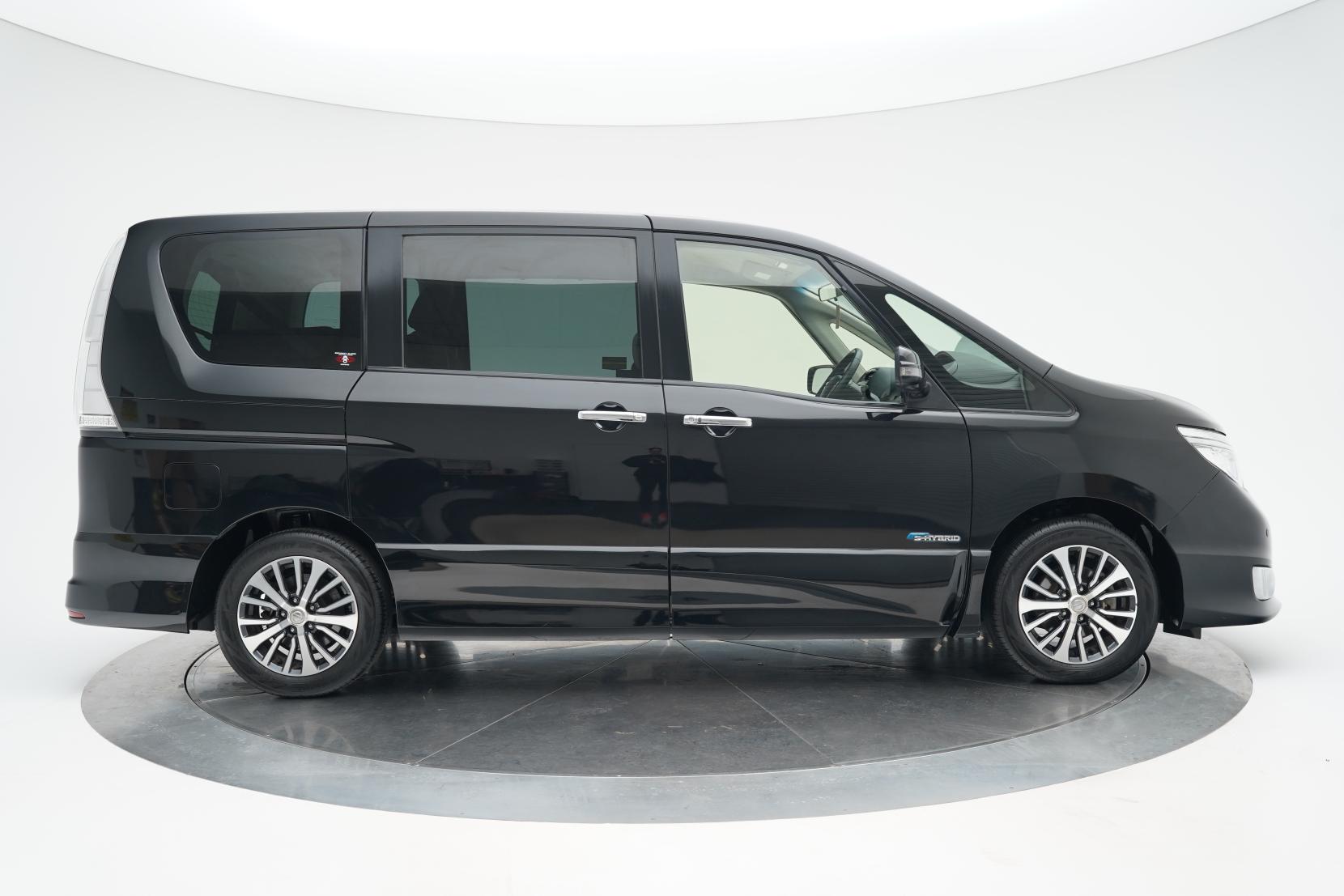 Nissan Serena (1991 – present) 2.0 Hybrid HighwayStar G