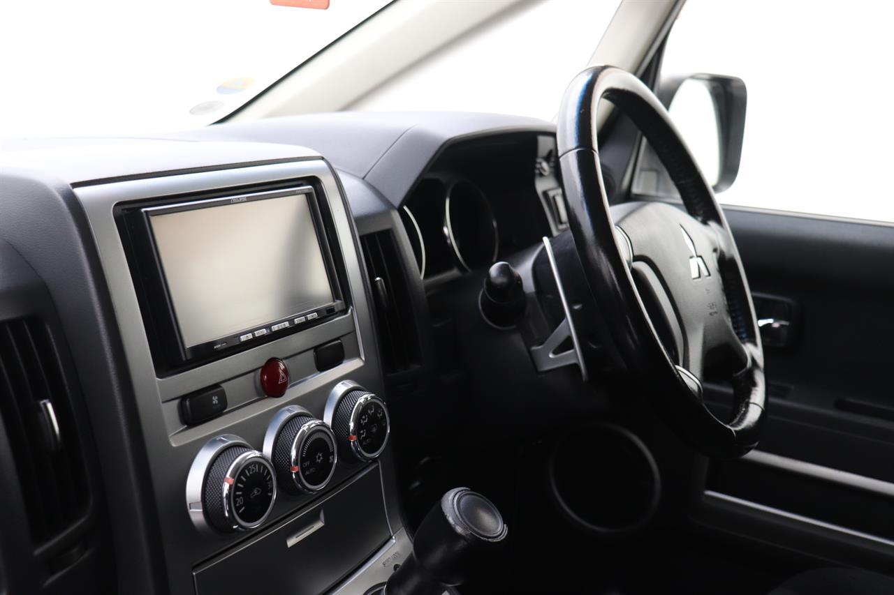Mitsubishi Delica (1968–present) 2.3 D Premium CV5W