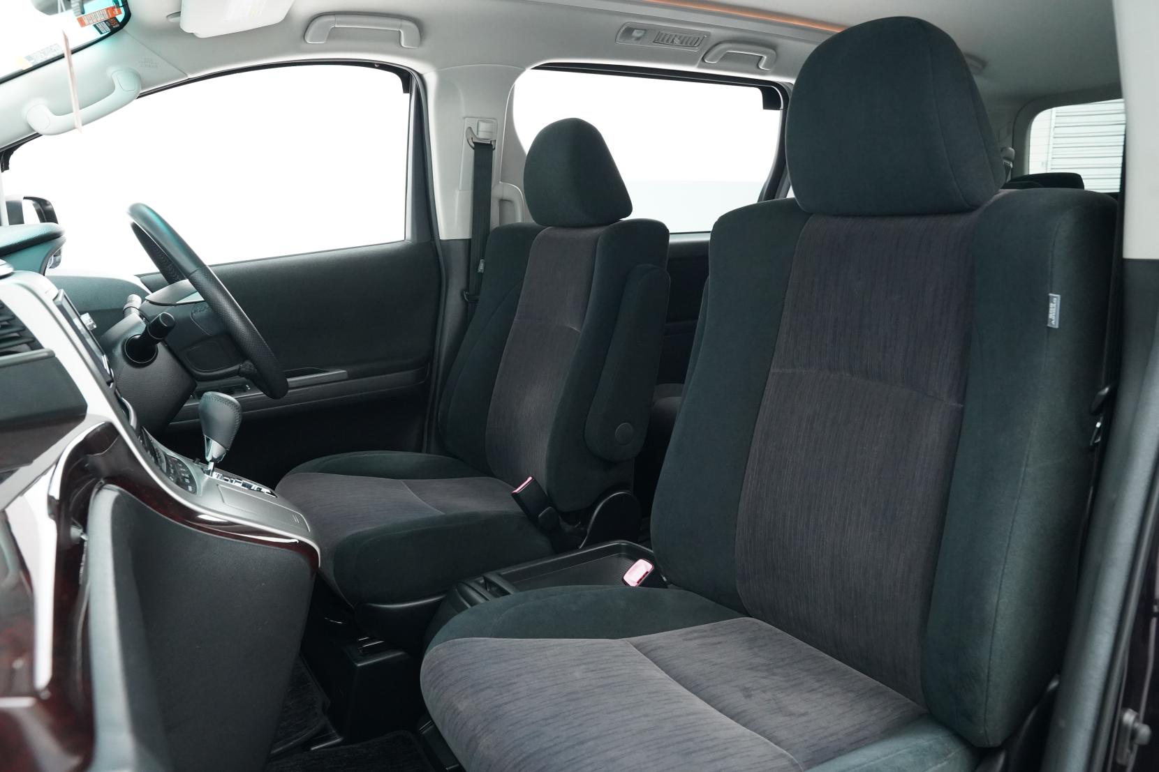 Toyota Alphard 2.4Z 8ST