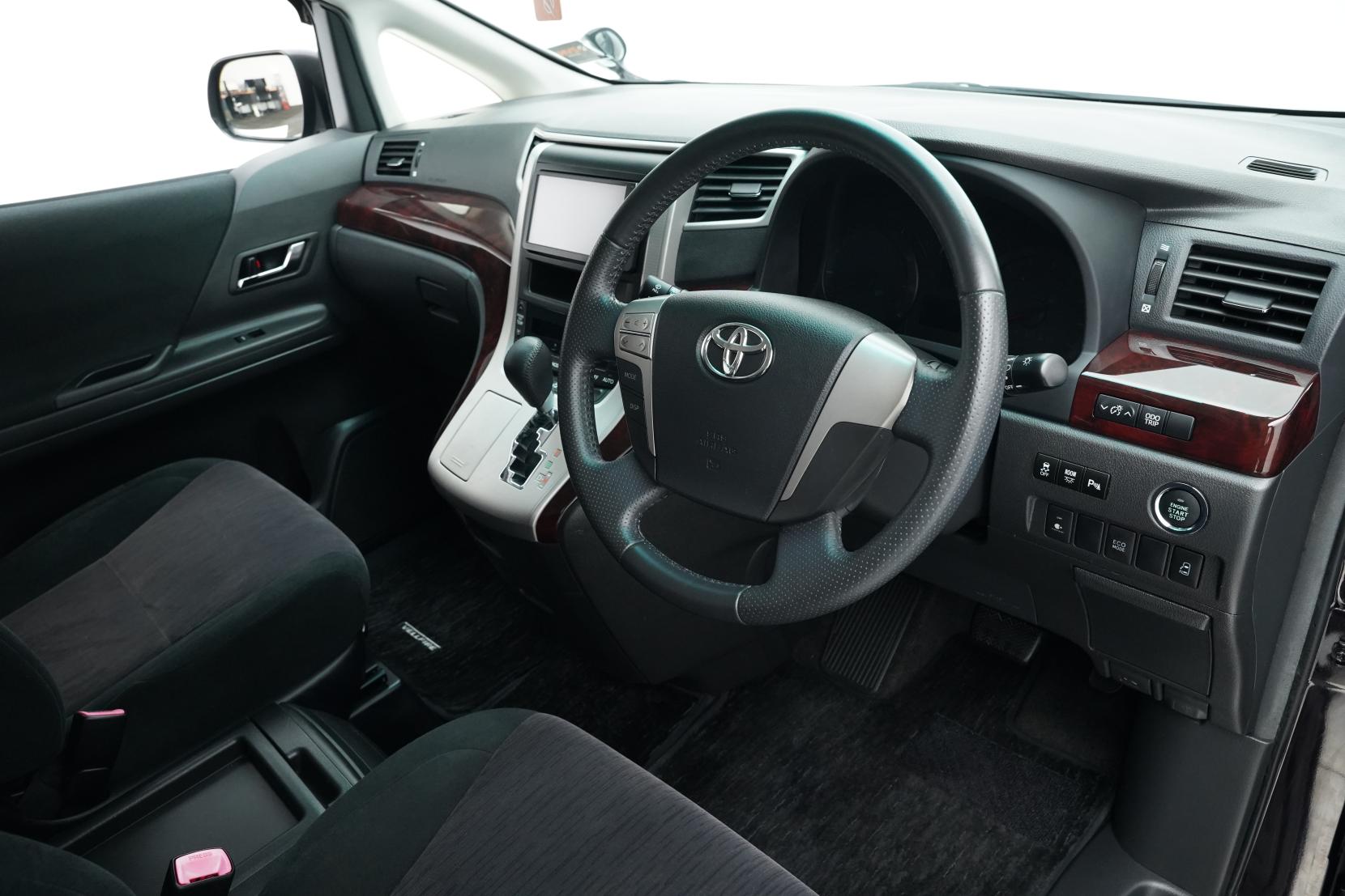 Toyota Alphard 2.4Z 8ST