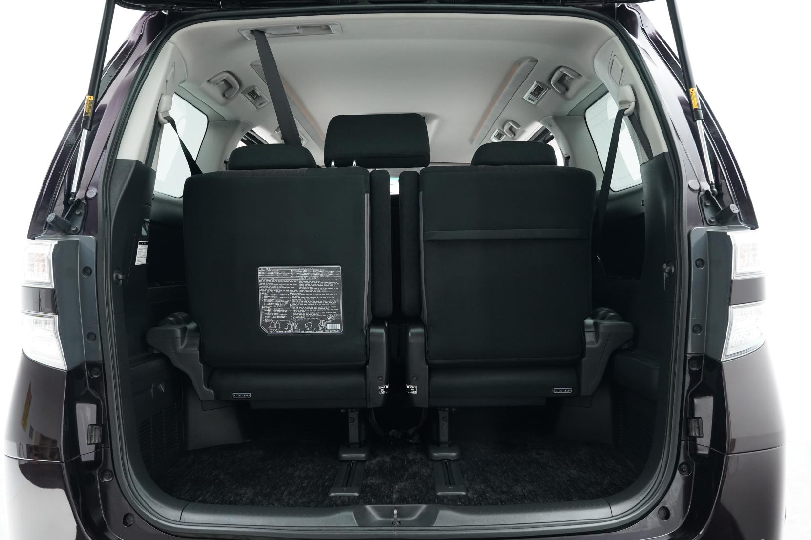 Toyota Alphard 2.4Z 8ST