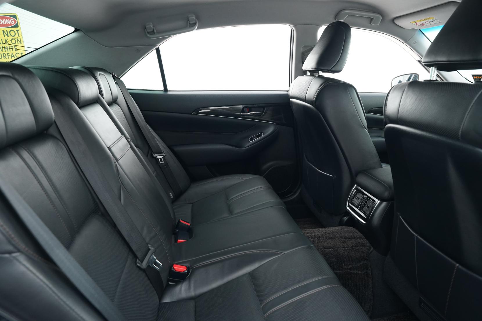 Toyota Crown HYBRID ATHLETE S