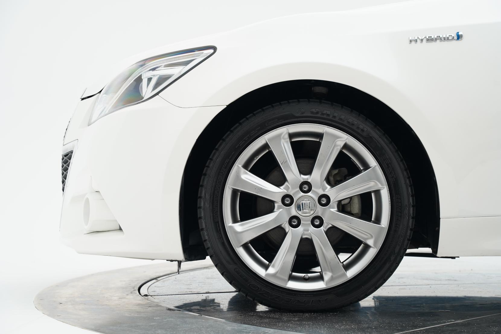 Toyota Crown HYBRID ATHLETE S