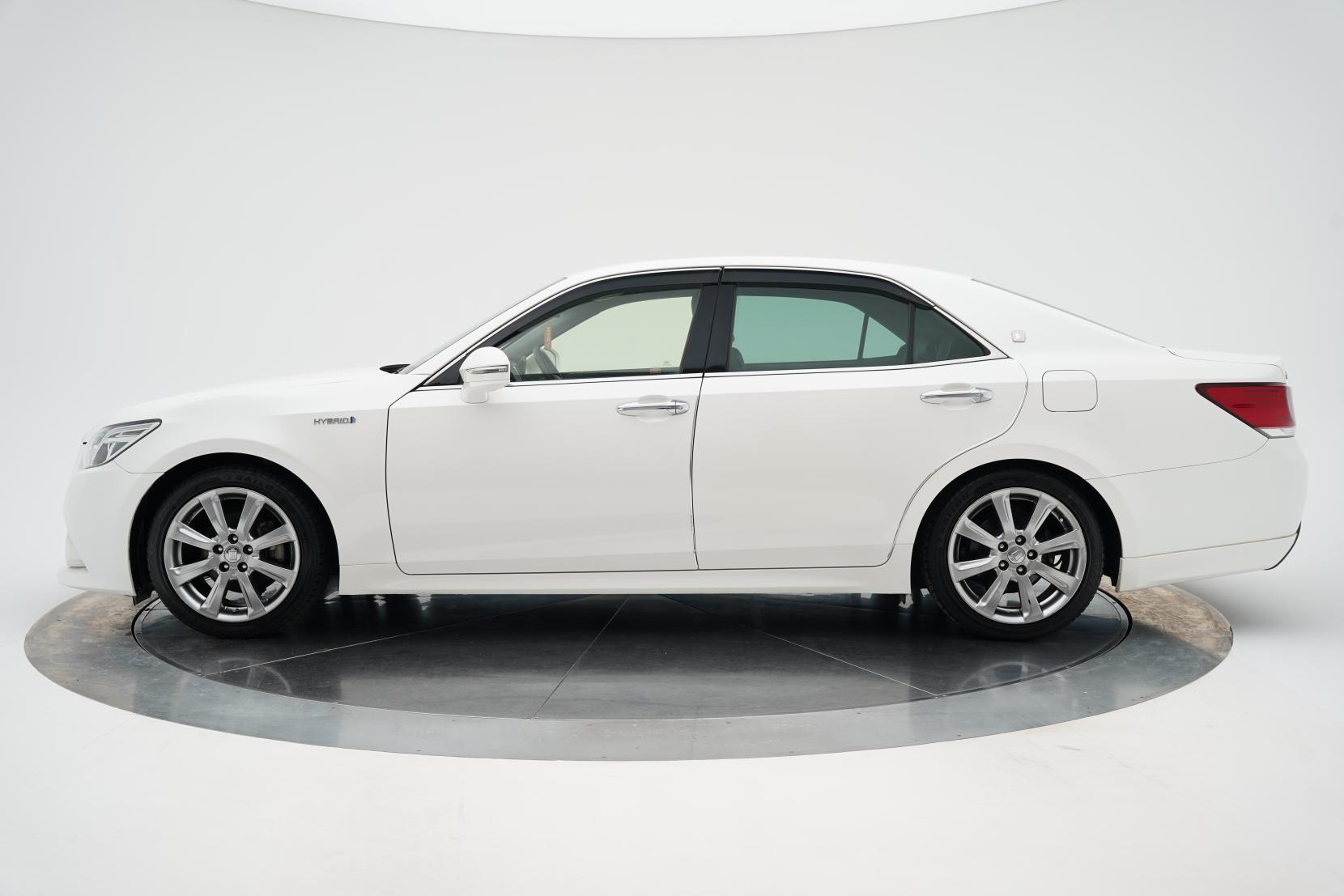 Toyota Crown HYBRID ATHLETE S
