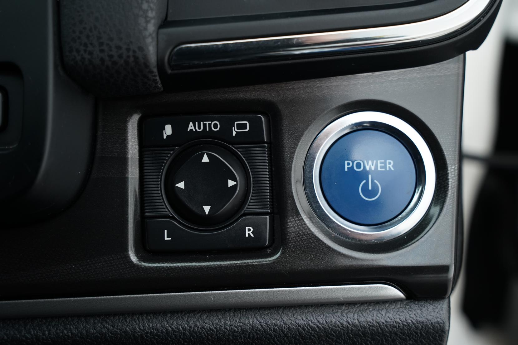 Toyota Crown HYBRID ATHLETE S