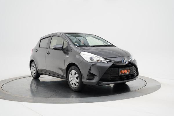 Toyota Vitz 1.5 HYBRID F