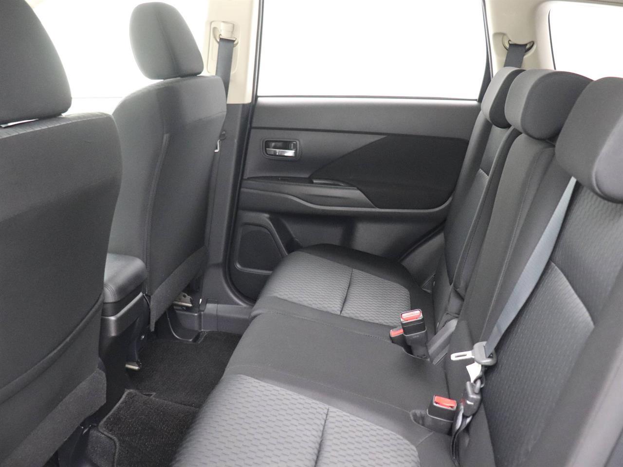 Mitsubishi Outlander 2.4 24G 4WD 7 Seater