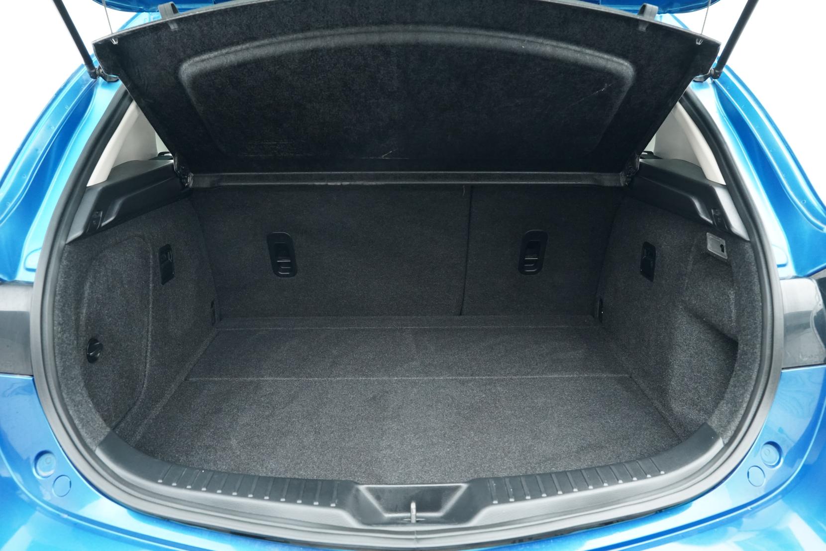 Mazda Axela Sport 20S Skyactiv