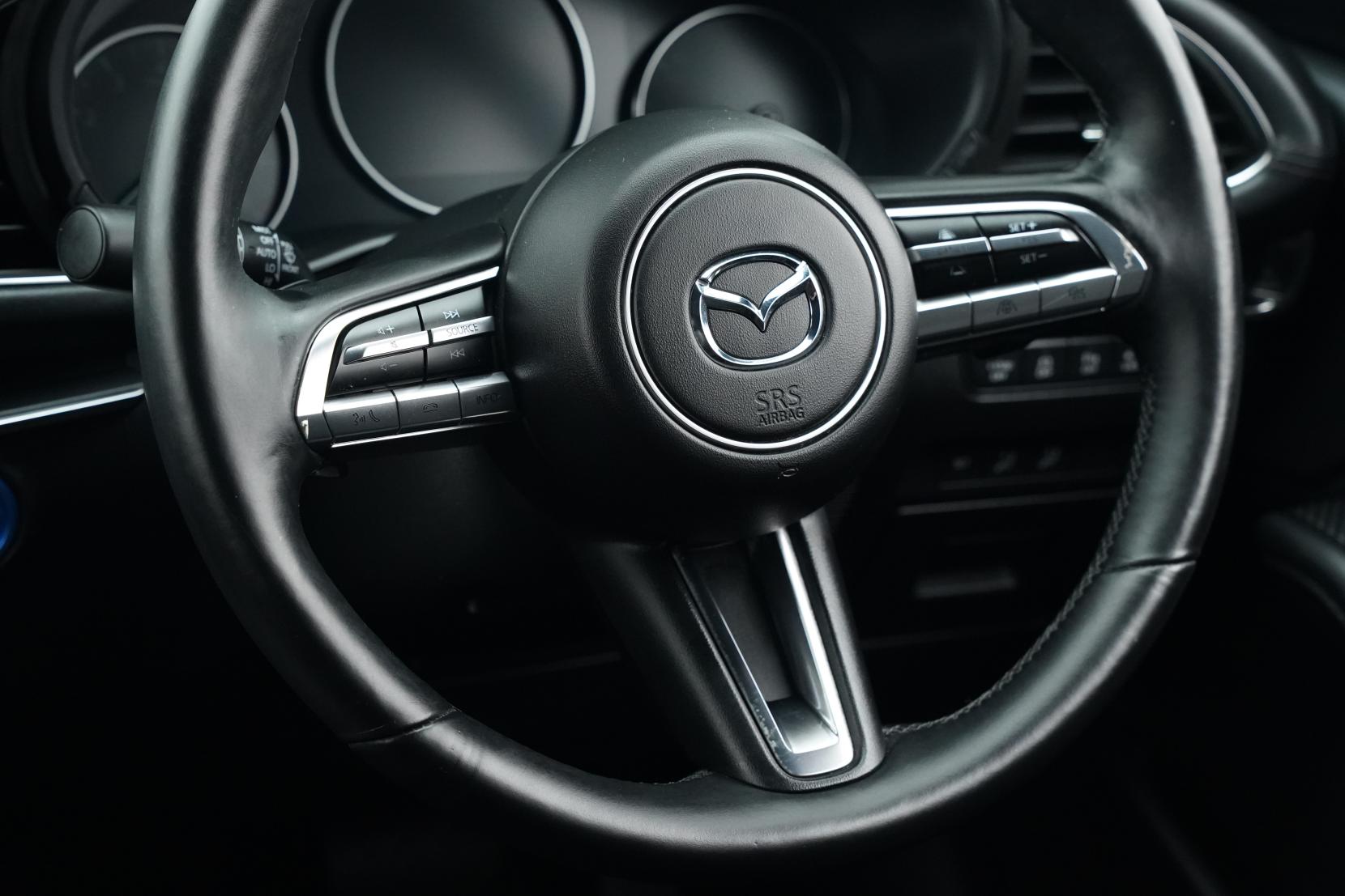 Mazda 3 2.0 Fastback 20S L