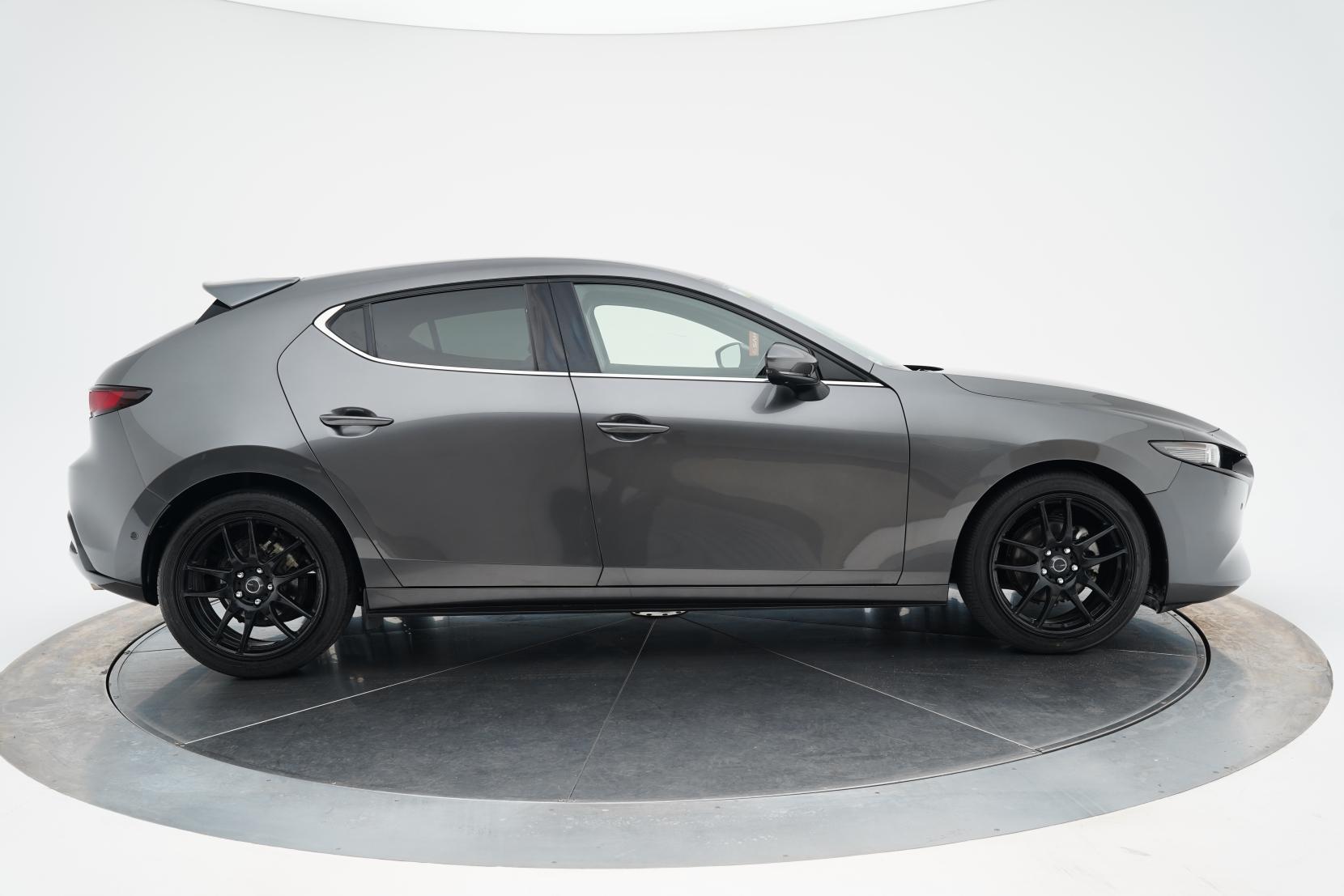 Mazda 3 2.0 Fastback 20S L