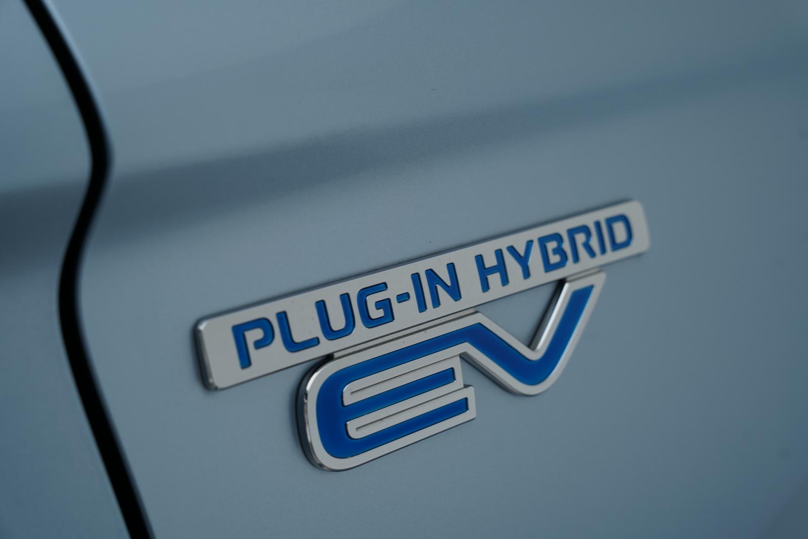 Mitsubishi Outlander 2.4 PHEV PHEV G PREMIUM PACKAGE 4WD