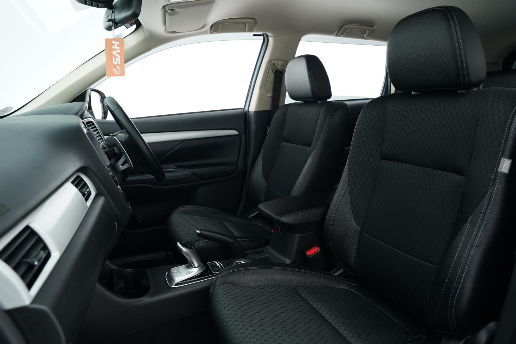 Mitsubishi Outlander 2.4 PHEV PHEV G PREMIUM PACKAGE 4WD
