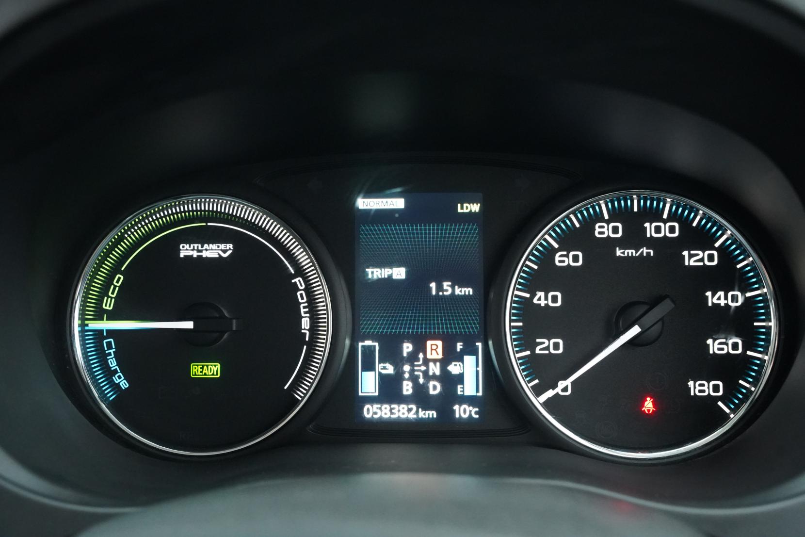 Mitsubishi Outlander 2.4 PHEV PHEV G PREMIUM PACKAGE 4WD