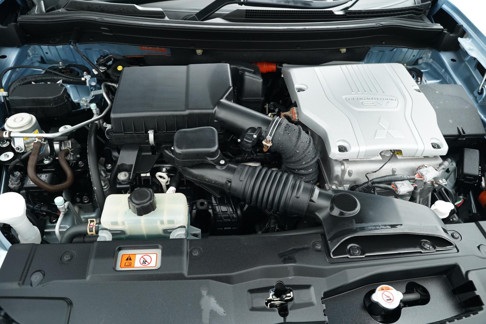 Mitsubishi Outlander 2.4 PHEV PHEV G PREMIUM PACKAGE 4WD
