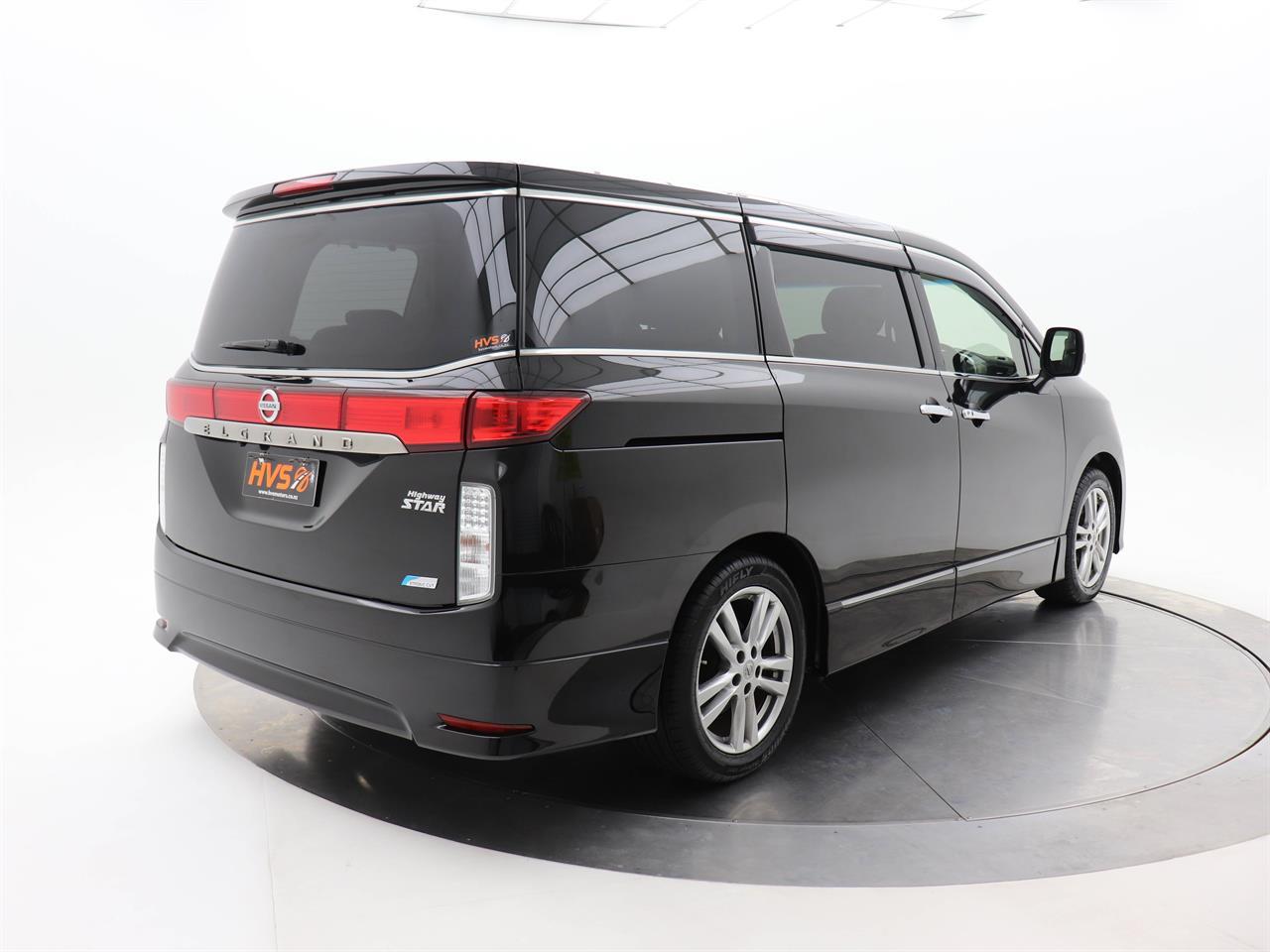 Nissan ELGRAND 2.5 HIGHWAY STAR BLACK LEATHER