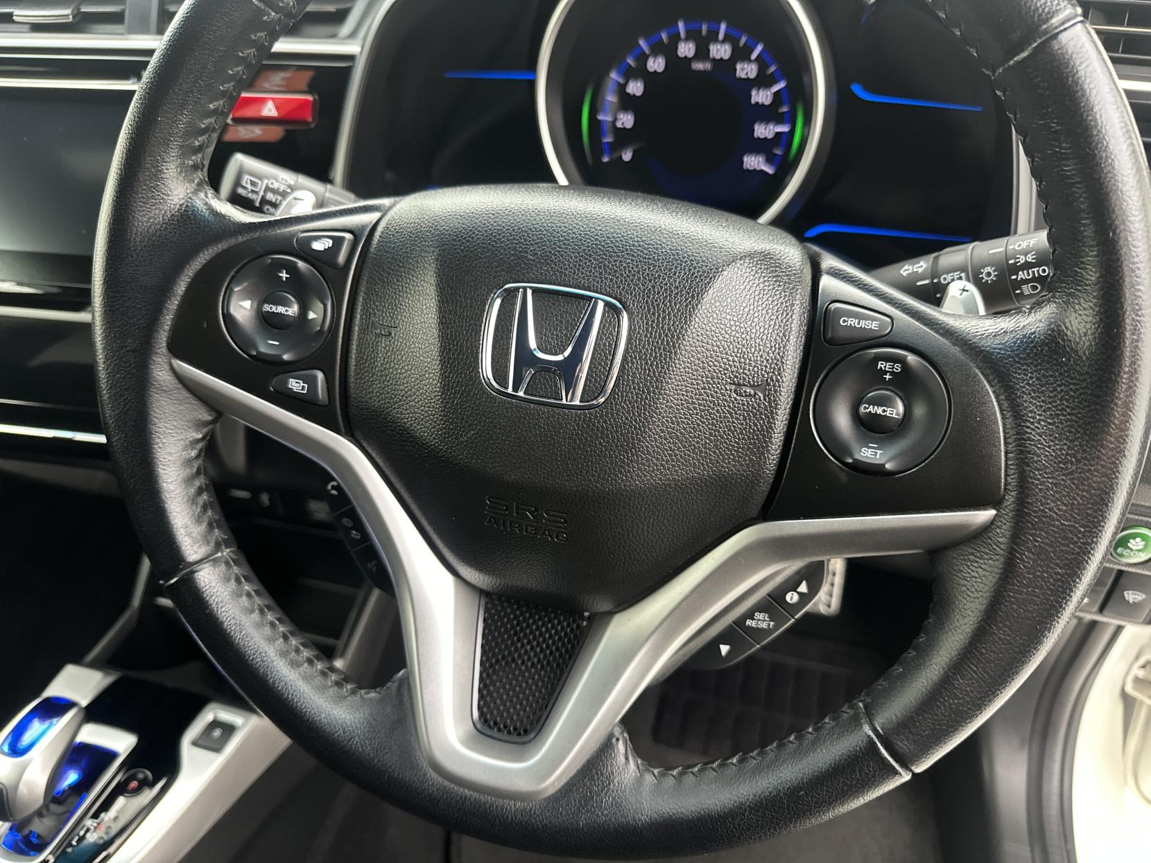 Honda Fit HYBRID S PACKAGE