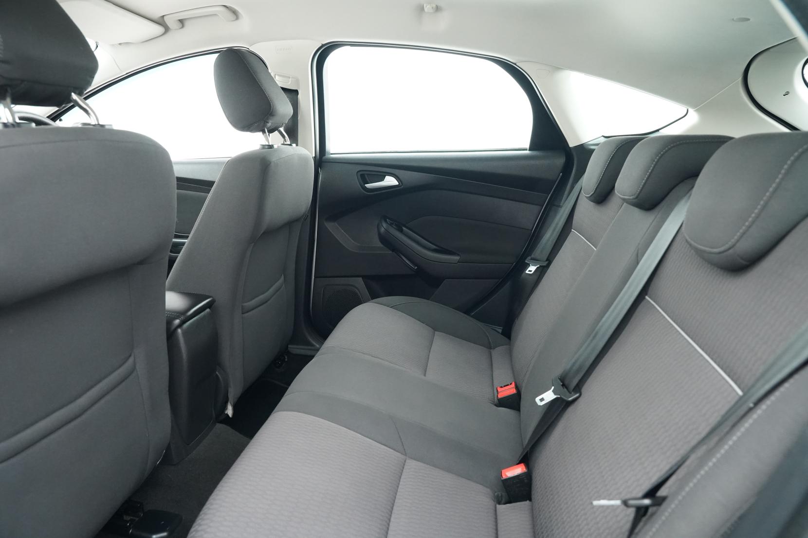 Ford Focus TREND 2.0 AUTO HATCH