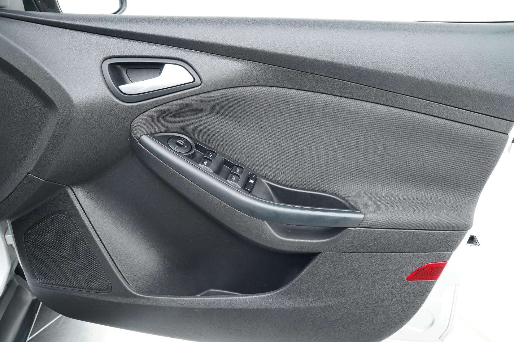 Ford Focus TREND 2.0 AUTO HATCH