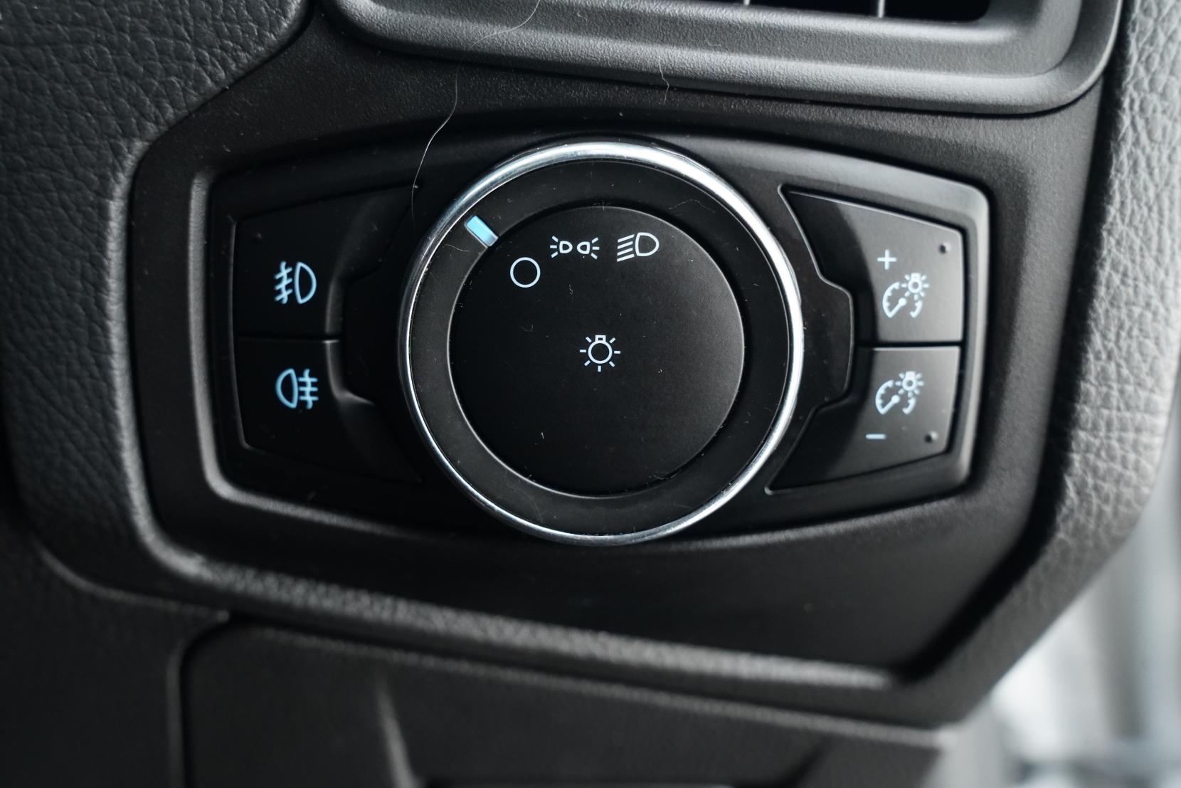 Ford Focus TREND 2.0 AUTO HATCH
