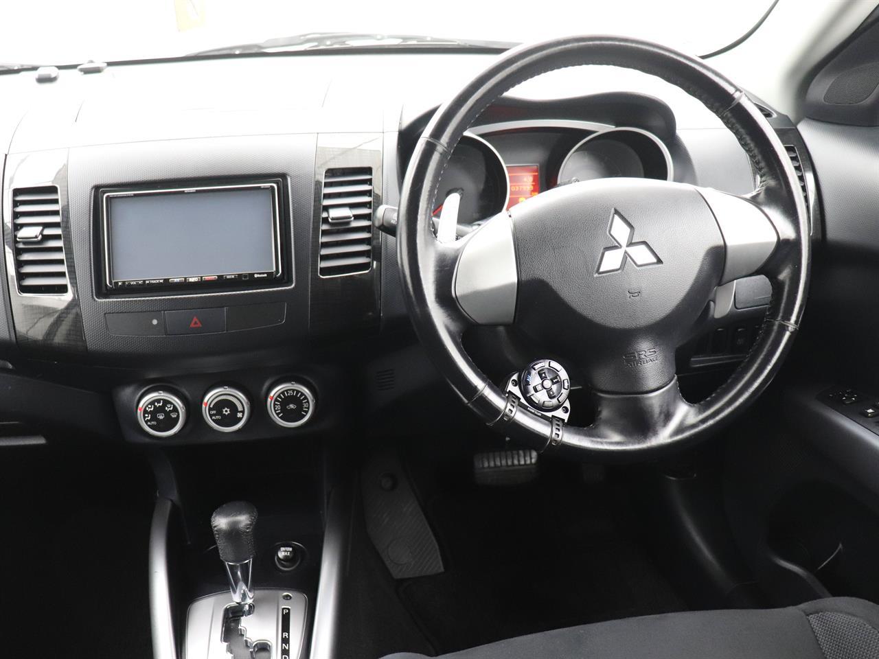 Mitsubishi Outlander 2.4 24G 2WD 7 SEATER 