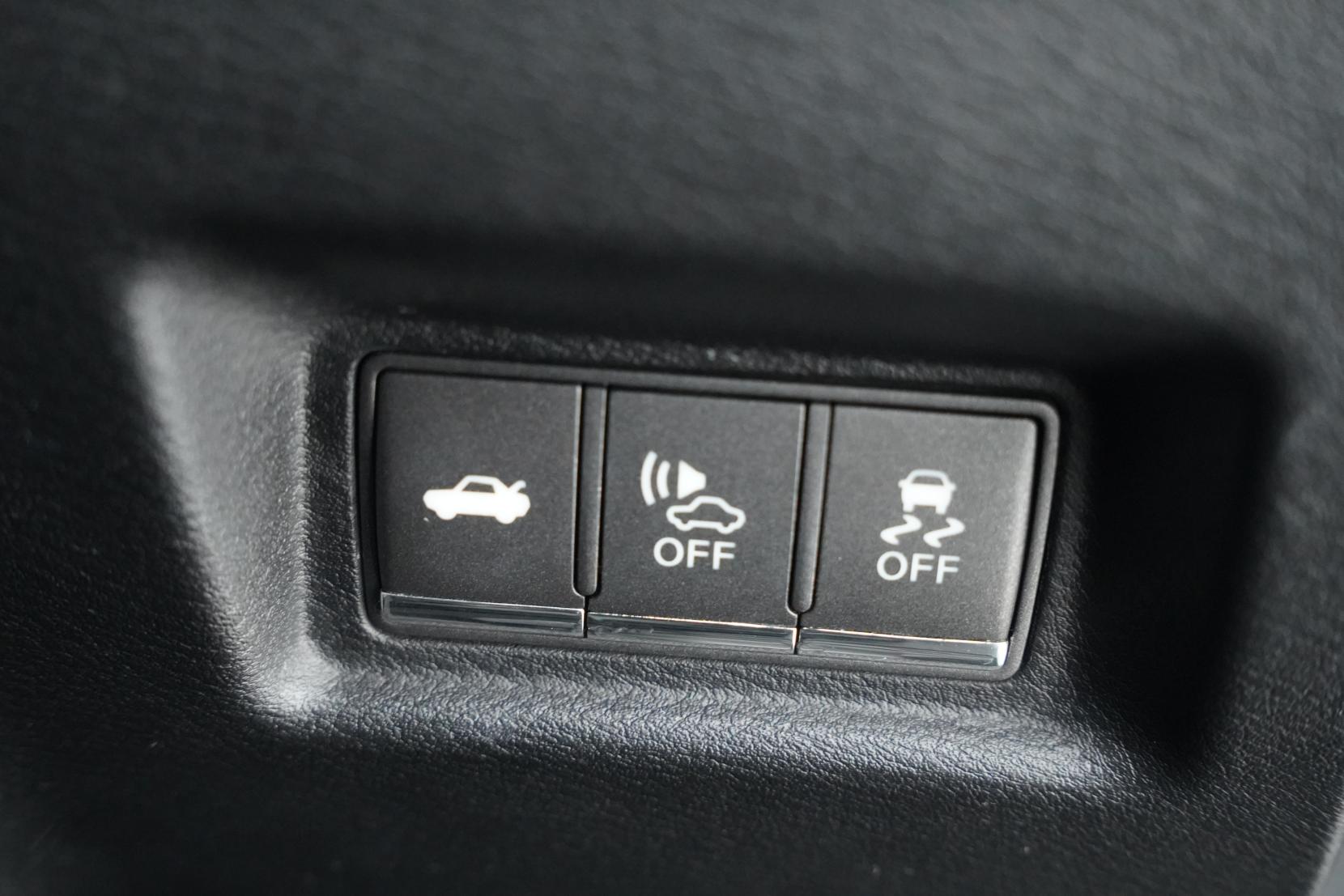 Nissan Skyline 3.5 350GT Leather