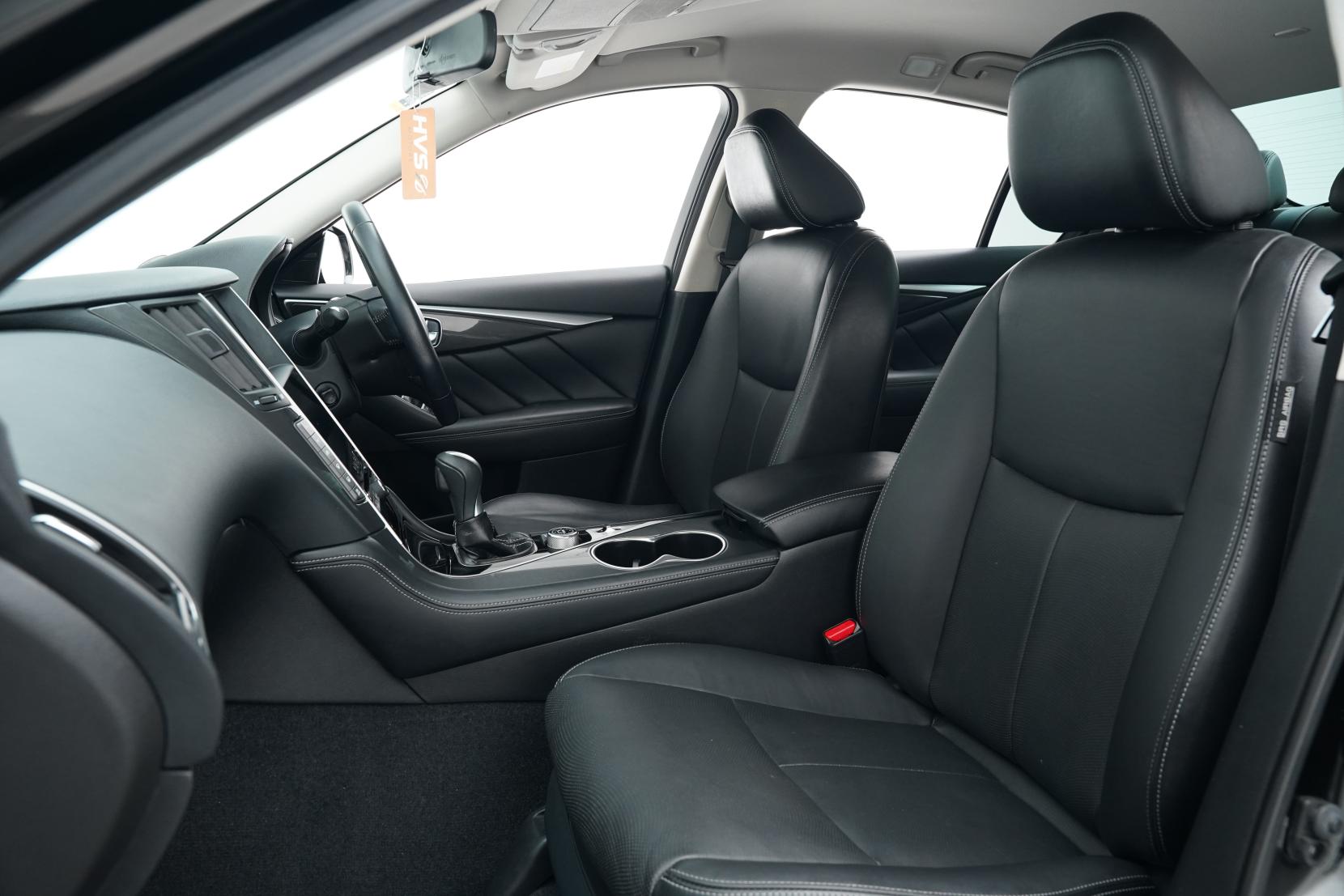Nissan Skyline 3.5 350GT Leather