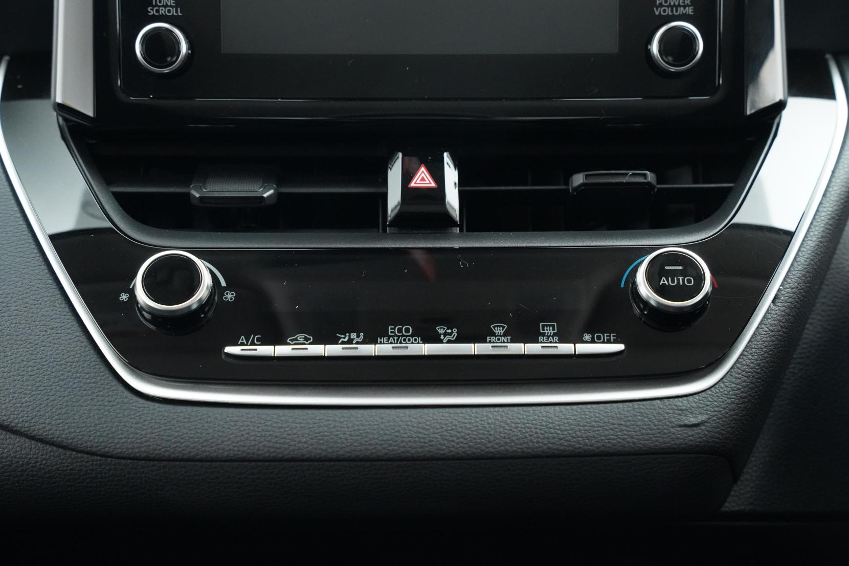 Toyota Corolla Touring Hybrid G-X