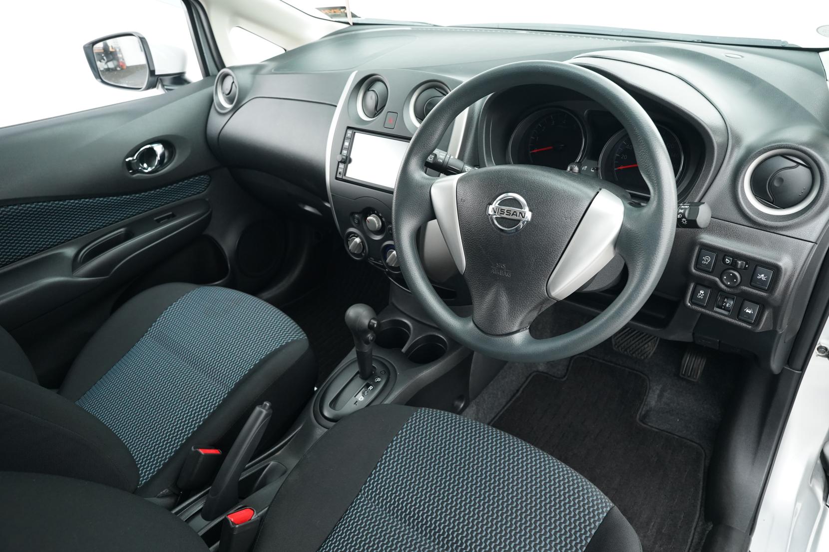 Nissan Note (2004–present) X