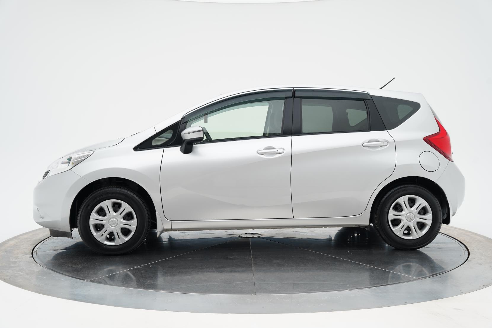 Nissan Note (2004–present) X