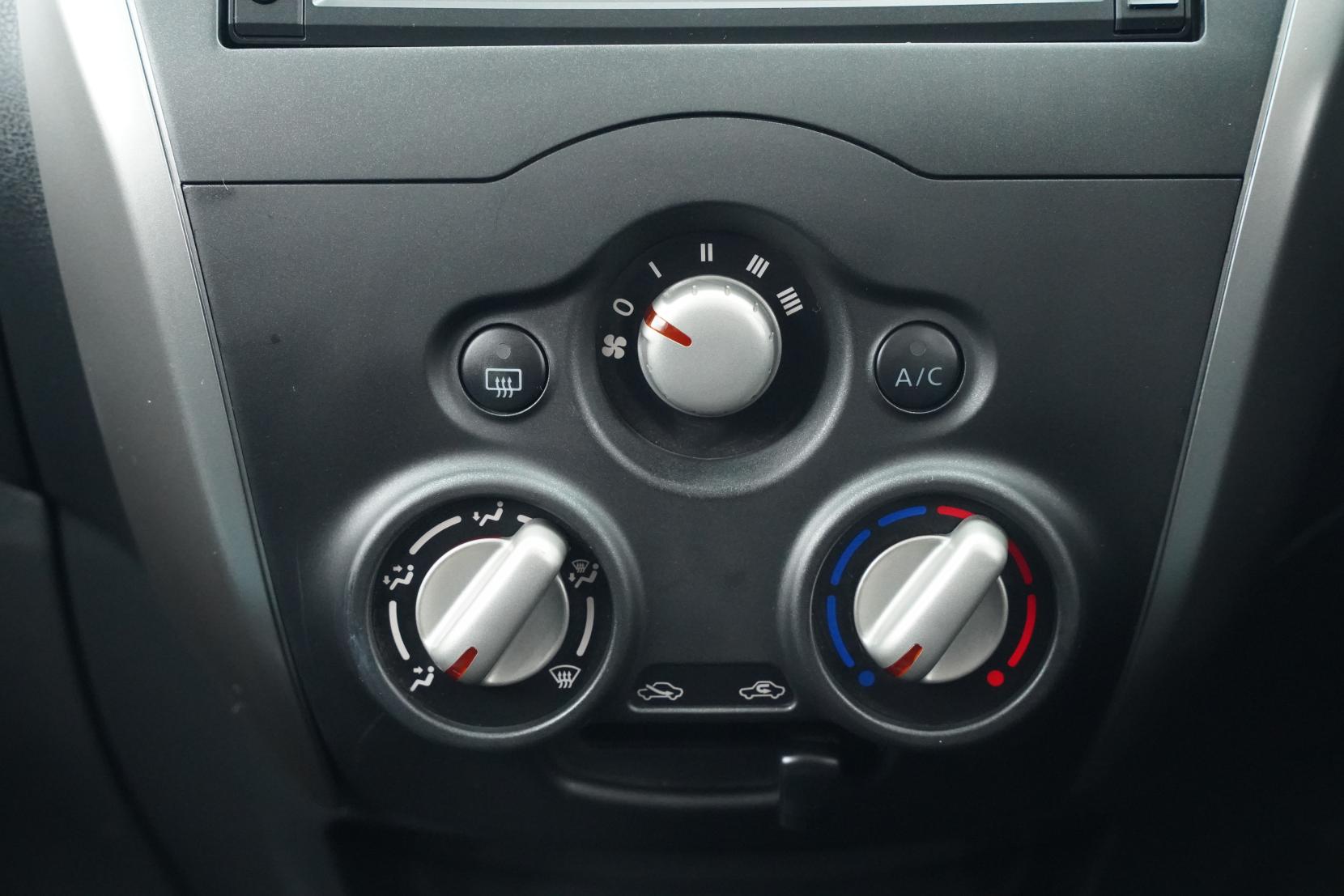 Nissan Note (2004–present) X