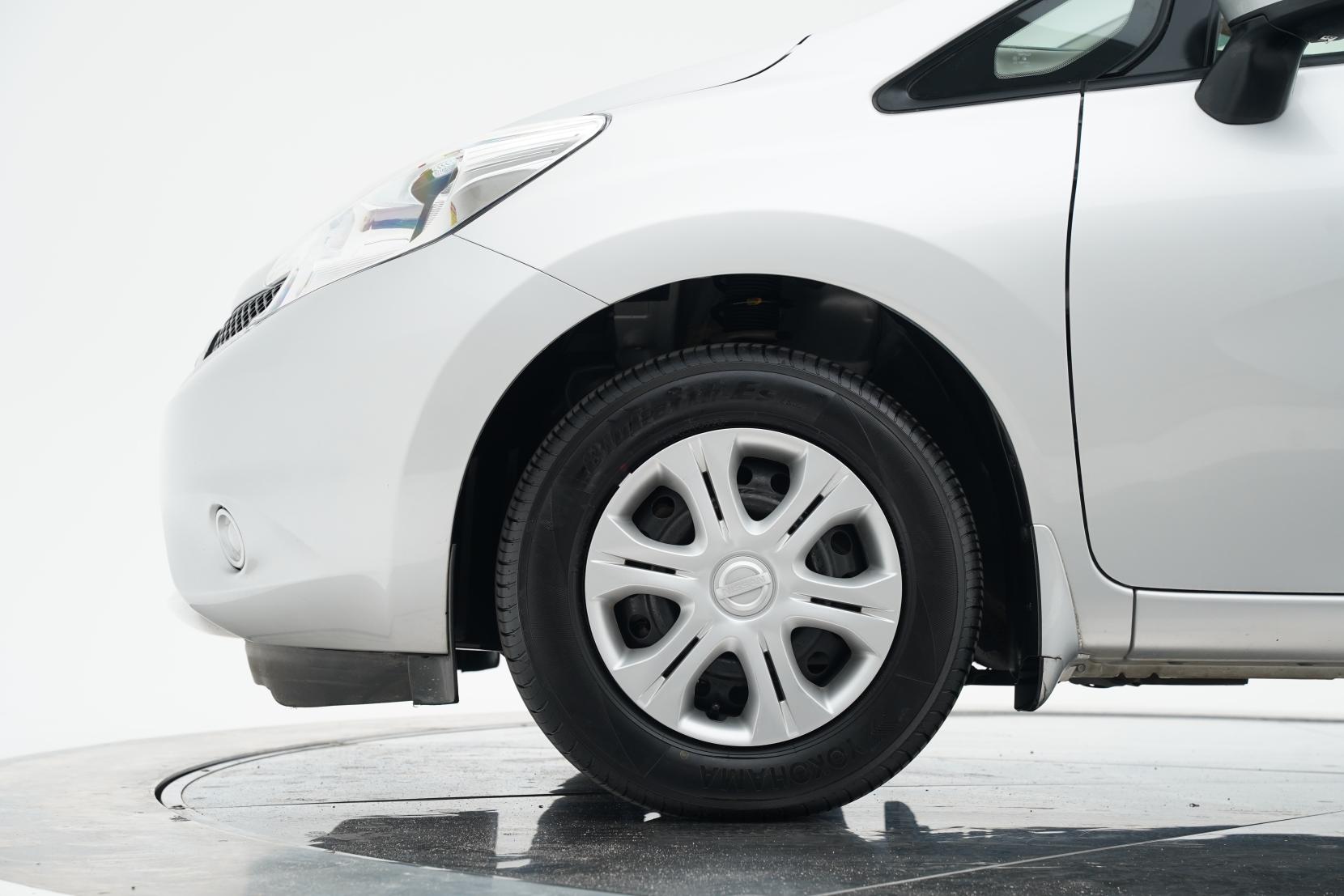 Nissan Note (2004–present) X