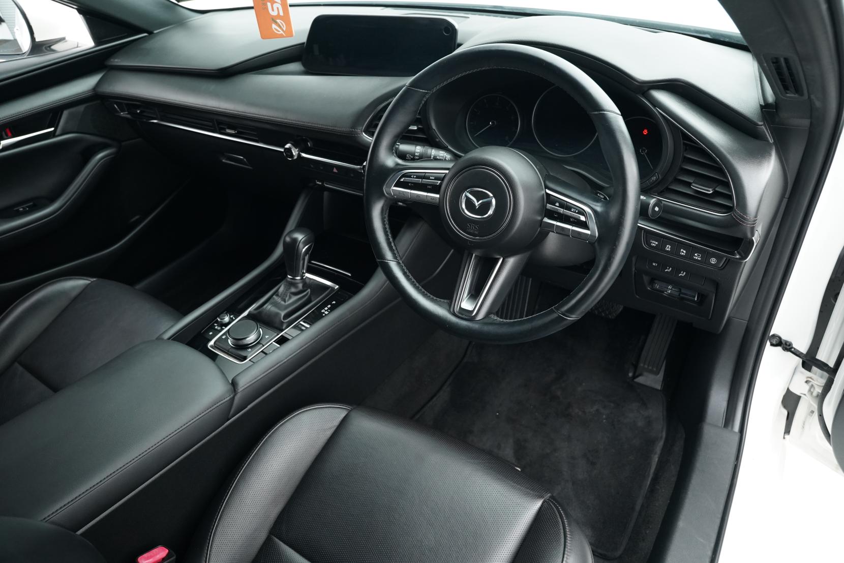 Mazda 3 2.0 Fastback 20S L
